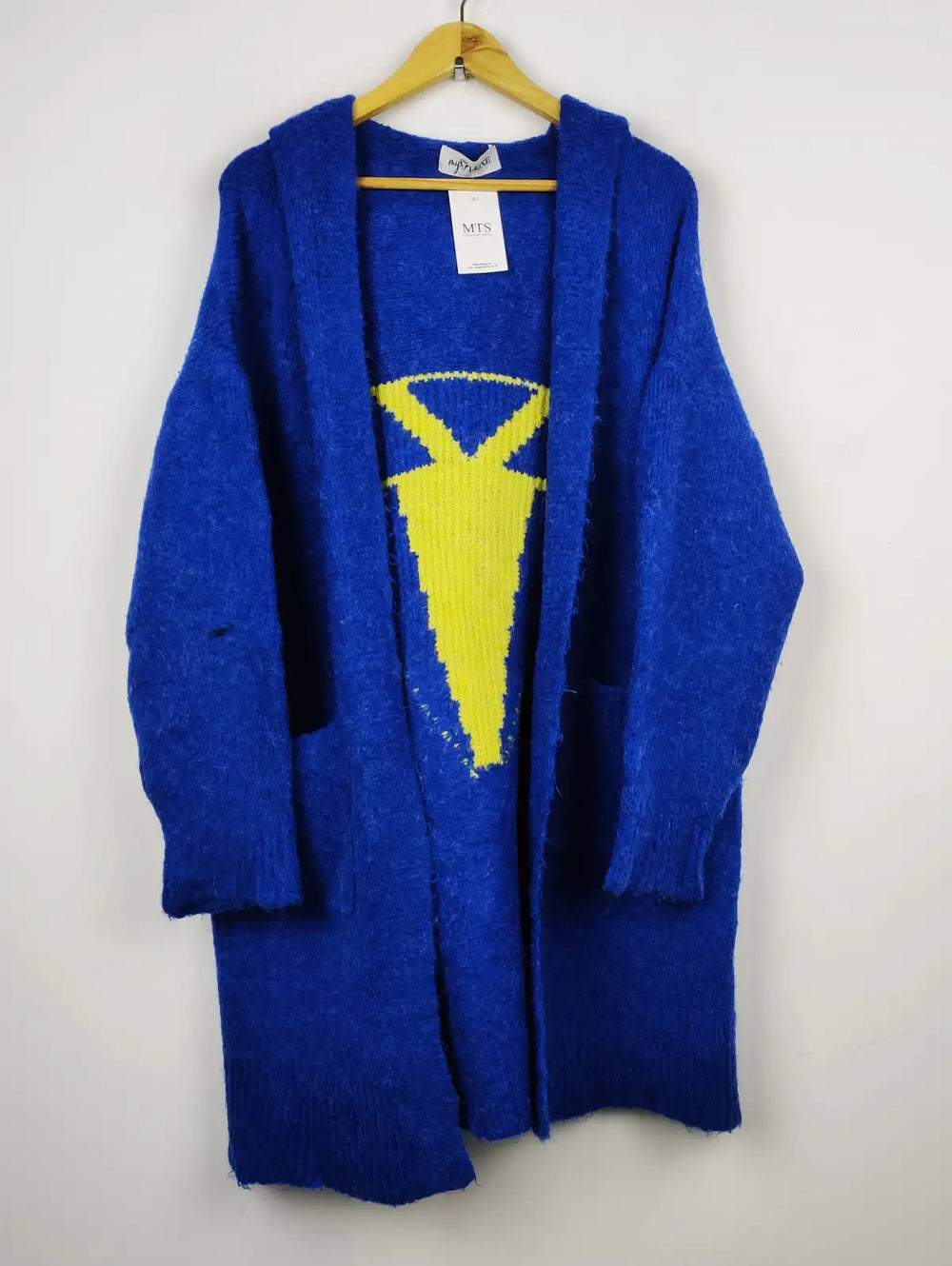 Buy online pre-used pre-loved 100% authentic & Original branded My Luxe (LC-4209) available in Pakistan. Top international brands avilable.