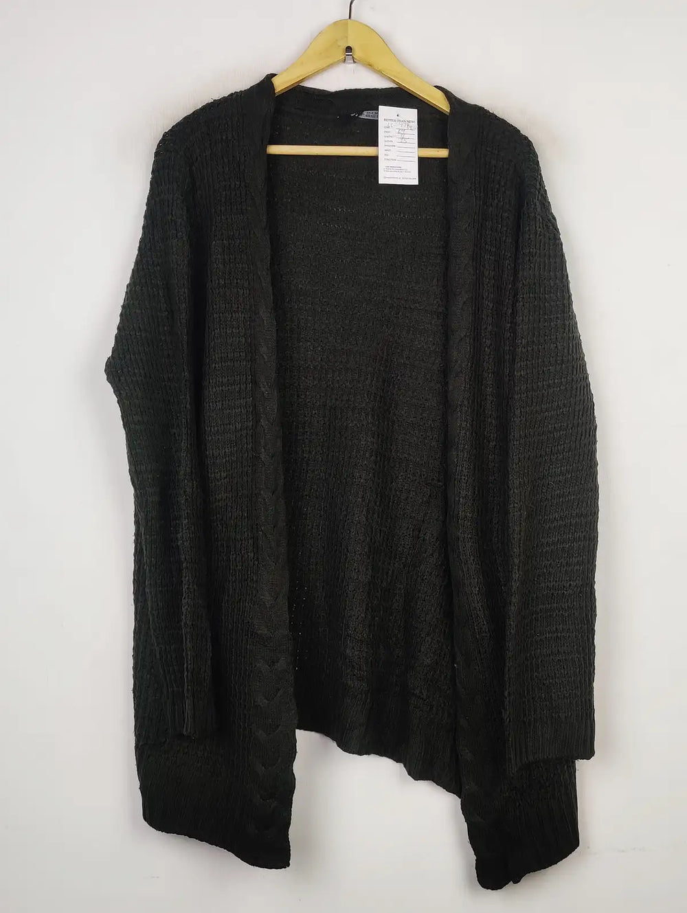 Buy online pre-used pre-loved 100% authentic & Original branded Select (LC-4784) available in Pakistan. Top international brands avilable.