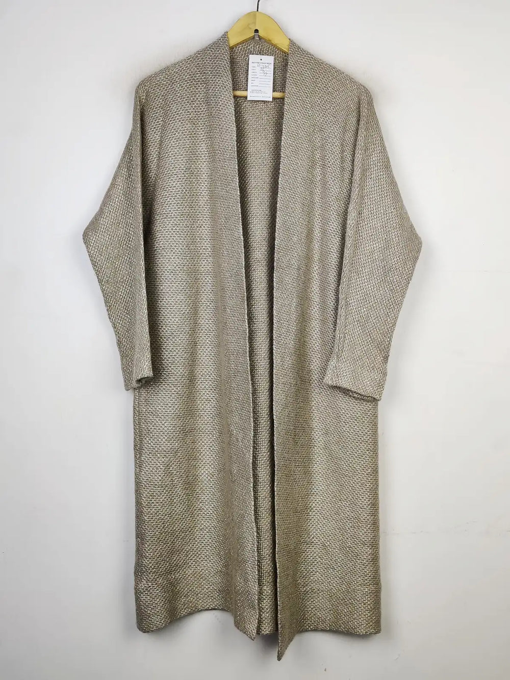 Buy online pre-used pre-loved 100% authentic & Original branded Unknown Brand (LC-4815) available in Pakistan. Top international brands avilable.