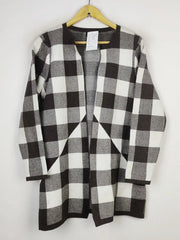 Buy online pre-used pre-loved 100% authentic & Original branded Marble (LC-4839) available in Pakistan. Top international brands avilable.