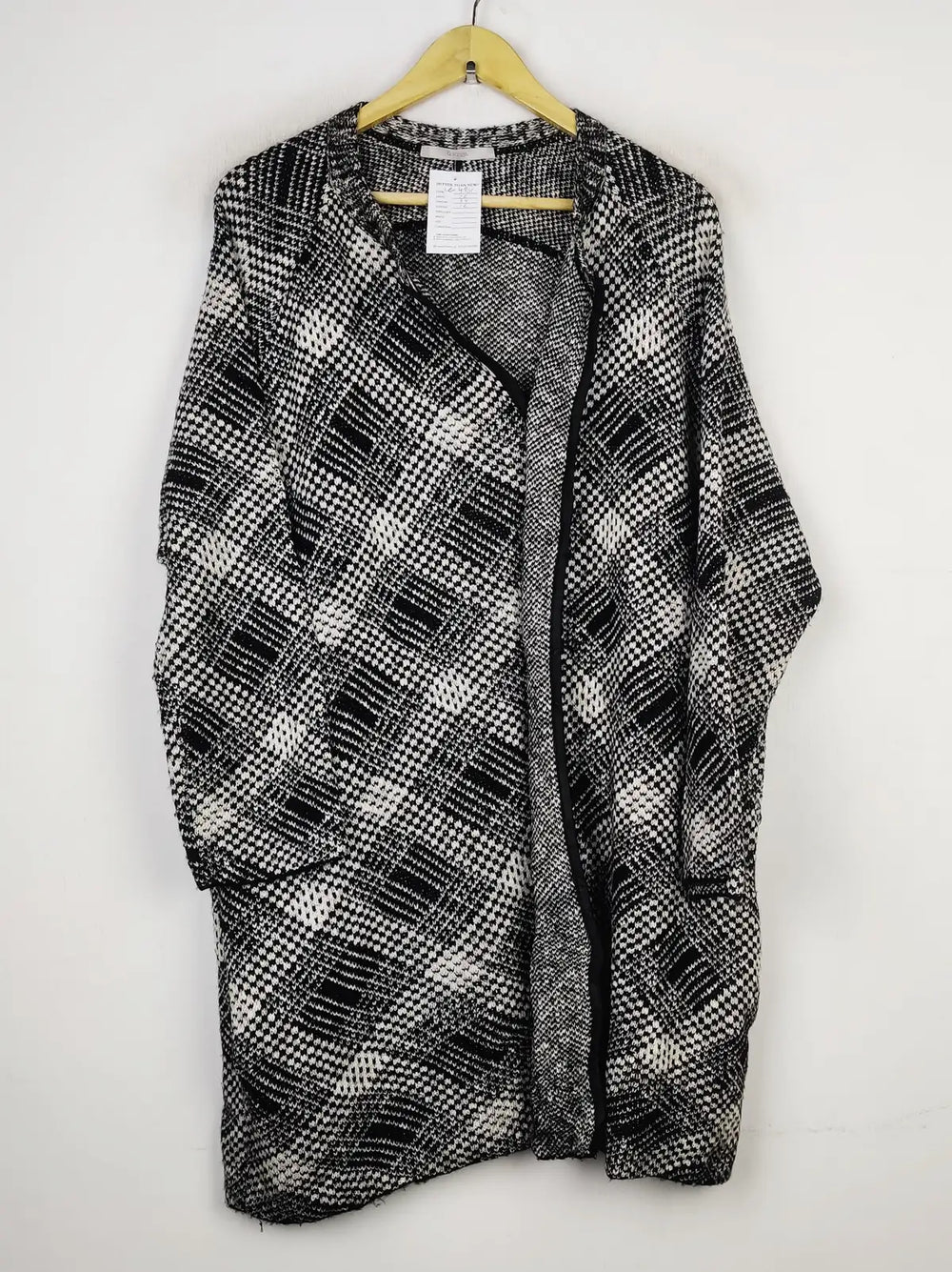 Buy online pre-used pre-loved 100% authentic & Original branded George (LC-4901) available in Pakistan. Top international brands avilable.