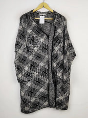 Buy online pre-used pre-loved 100% authentic & Original branded George (LC-4901) available in Pakistan. Top international brands avilable.