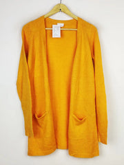 Buy online pre-used pre-loved 100% authentic & Original branded Vila (LC-4959) available in Pakistan. Top international brands avilable.