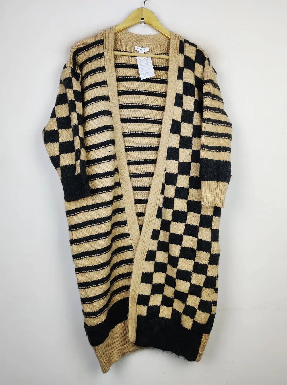 Buy online pre-used pre-loved 100% authentic & Original branded Topshop (LC-4981) available in Pakistan. Top international brands avilable.