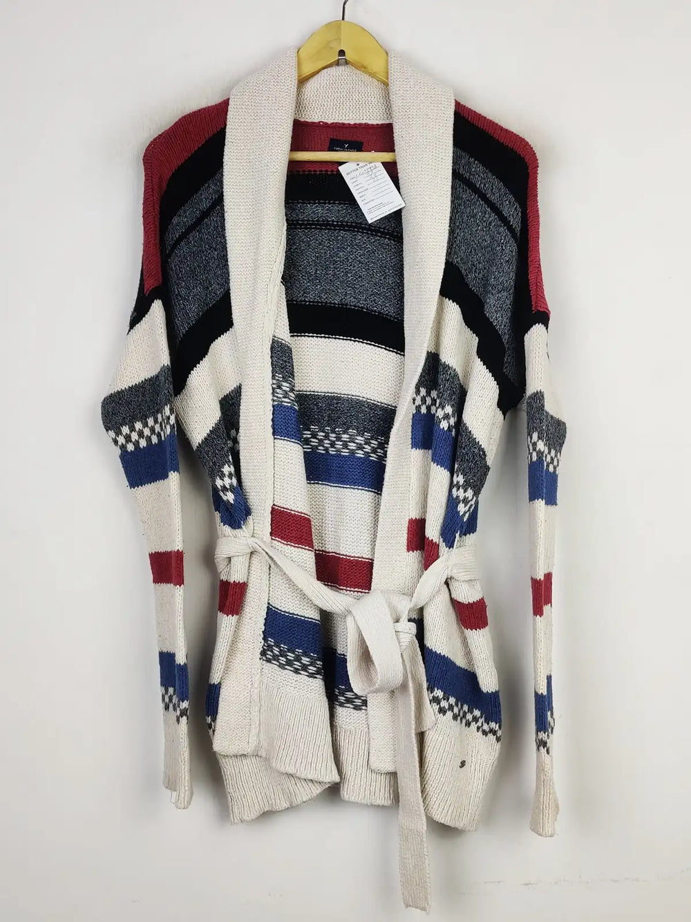 Buy online pre-used pre-loved 100% authentic & Original branded American Eagle (LC-4998) available in Pakistan. Top international brands avilable.