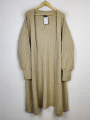 Buy online pre-used pre-loved 100% authentic & Original branded Prettylittlething (LC-5007) available in Pakistan. Top international brands avilable.