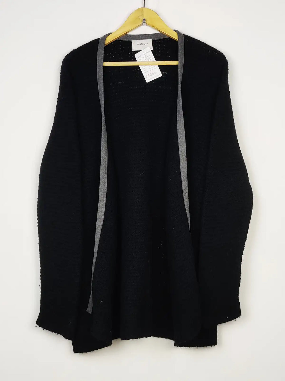 Buy online pre-used pre-loved 100% authentic & Original branded Sita Murt (LC-5121) available in Pakistan. Top international brands avilable.