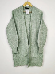 Buy online pre-used pre-loved 100% authentic & Original branded F&F (LC-5149) available in Pakistan. Top international brands avilable.