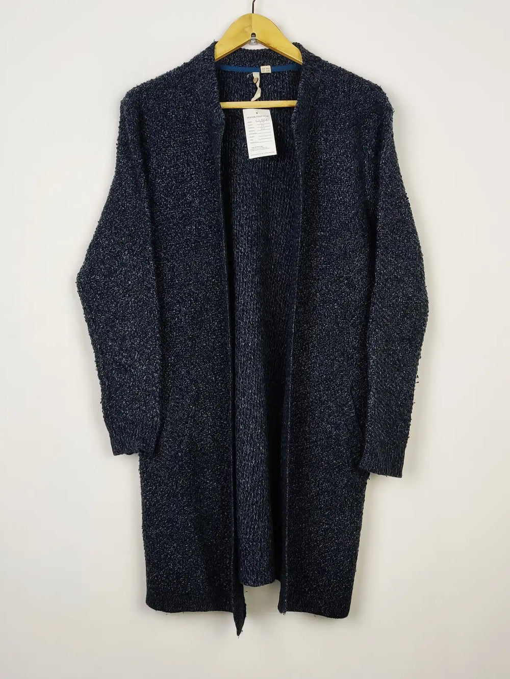 Buy online pre-used pre-loved 100% authentic & Original branded H&M (LC-5201) available in Pakistan. Top international brands avilable.