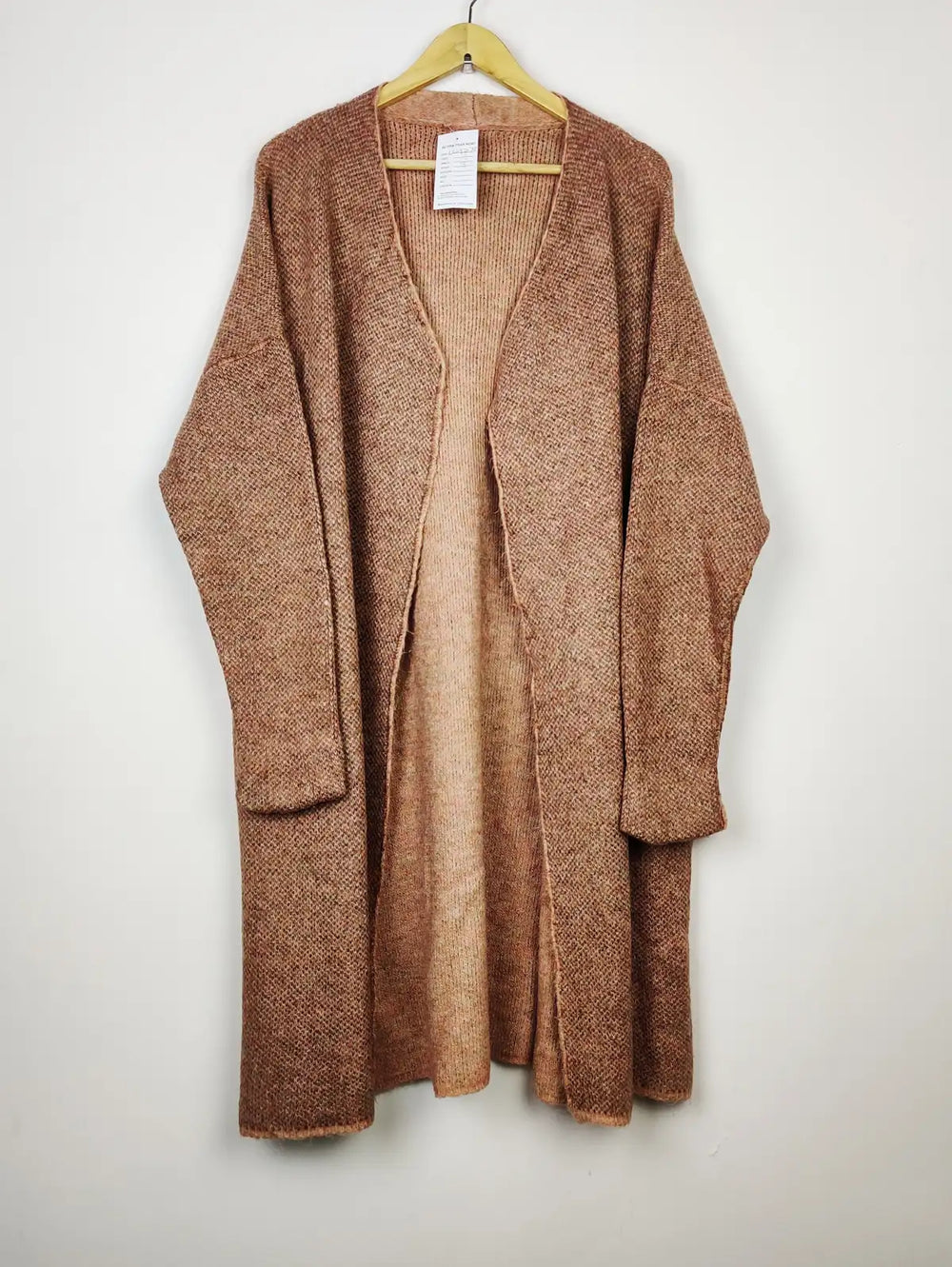 Buy online pre-used pre-loved 100% authentic & Original branded Unknown Brand (LC-5273) available in Pakistan. Top international brands avilable.