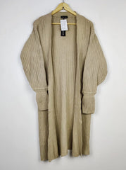 Buy online pre-used pre-loved 100% authentic & Original branded Prettylittlething (LC-5343) available in Pakistan. Top international brands avilable.