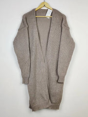 Buy online pre-used pre-loved 100% authentic & Original branded Unknown Brand (LC-5372) available in Pakistan. Top international brands avilable.