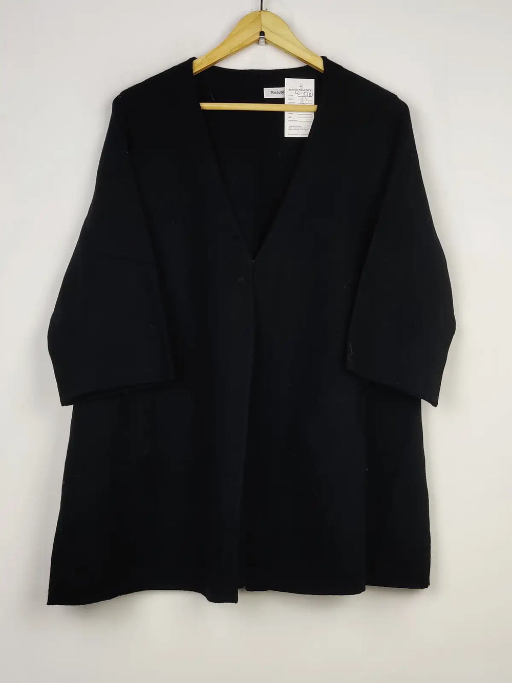 Buy online pre-used pre-loved 100% authentic & Original branded Beauty Women (LC-5383) available in Pakistan. Top international brands avilable.