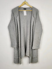 Buy online pre-used pre-loved 100% authentic & Original branded F&F (LC-5390) available in Pakistan. Top international brands avilable.