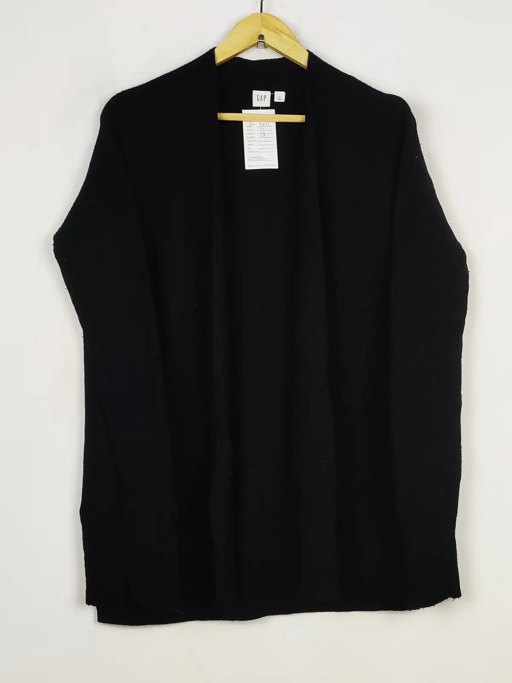 Buy online pre-used pre-loved 100% authentic & Original branded Gap (LC-5472) available in Pakistan. Top international brands avilable.