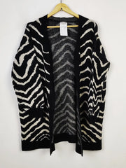 Buy online pre-used pre-loved 100% authentic & Original branded Papaya (LC-5488) available in Pakistan. Top international brands avilable.