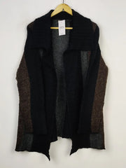 Buy online pre-used pre-loved 100% authentic & Original branded Roman (LC-5514) available in Pakistan. Top international brands avilable.