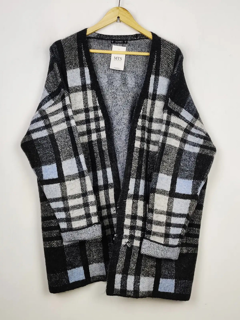 Buy online pre-used pre-loved 100% authentic & Original branded Dunnes Stores (LC-5517) available in Pakistan. Top international brands avilable.