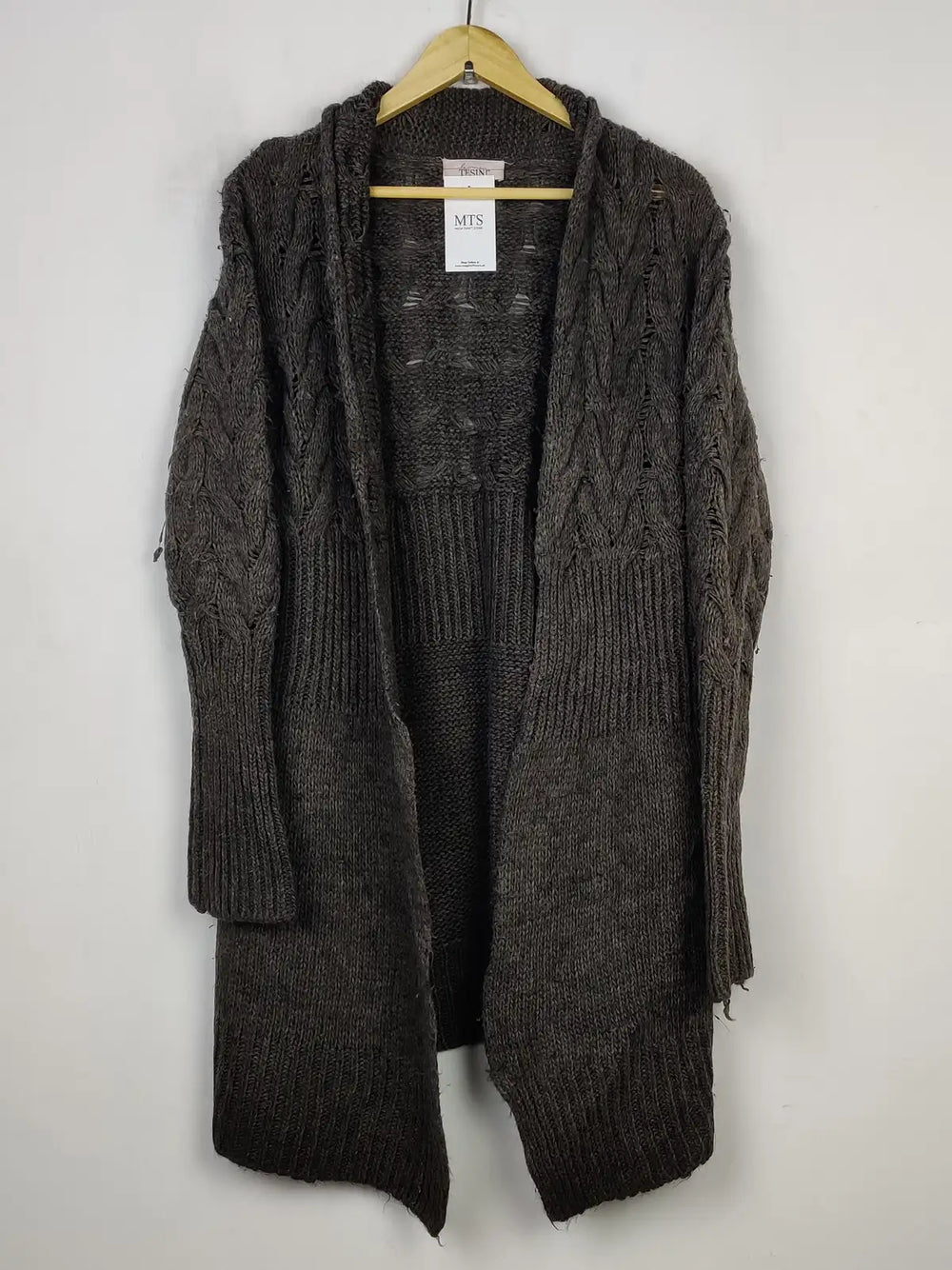 Buy online pre-used pre-loved 100% authentic & Original branded Linea Tesini (LC-5520) available in Pakistan. Top international brands avilable.