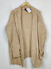 Buy online pre-used pre-loved 100% authentic & Original branded Lipsy London (LC-5591) available in Pakistan. Top international brands avilable.