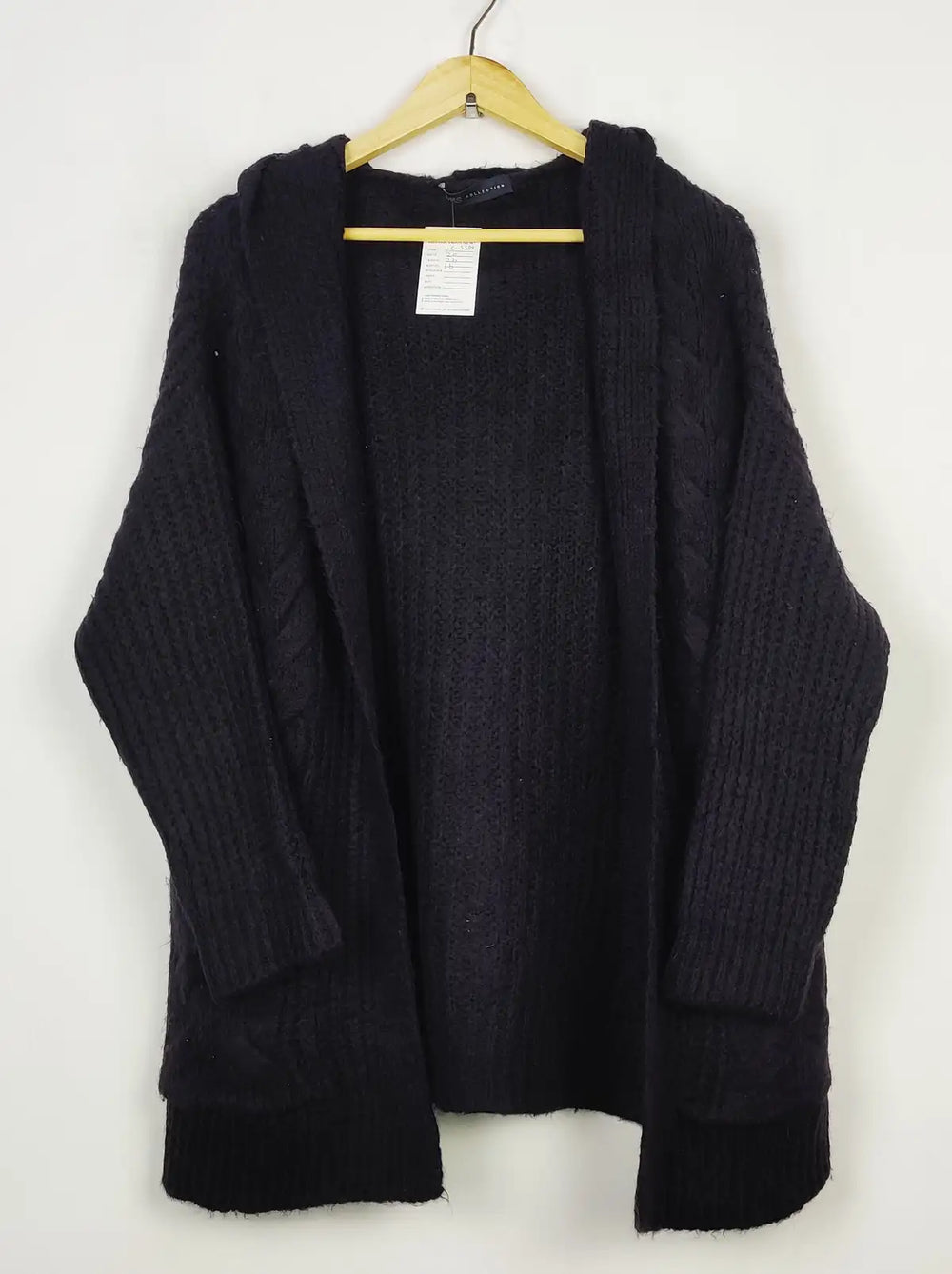 Buy online pre-used pre-loved 100% authentic & Original branded Marks & Spencer (LC-5599) available in Pakistan. Top international brands avilable.