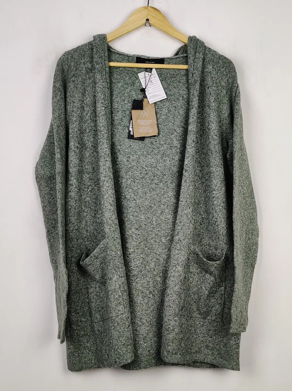 Buy online pre-used pre-loved 100% authentic & Original branded Vero Moda (LC-5635) available in Pakistan. Top international brands avilable.