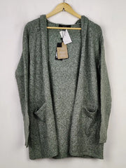 Buy online pre-used pre-loved 100% authentic & Original branded Vero Moda (LC-5635) available in Pakistan. Top international brands avilable.