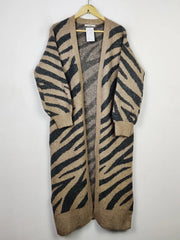 Buy online pre-used pre-loved 100% authentic & Original branded George (LC-5645) available in Pakistan. Top international brands avilable.