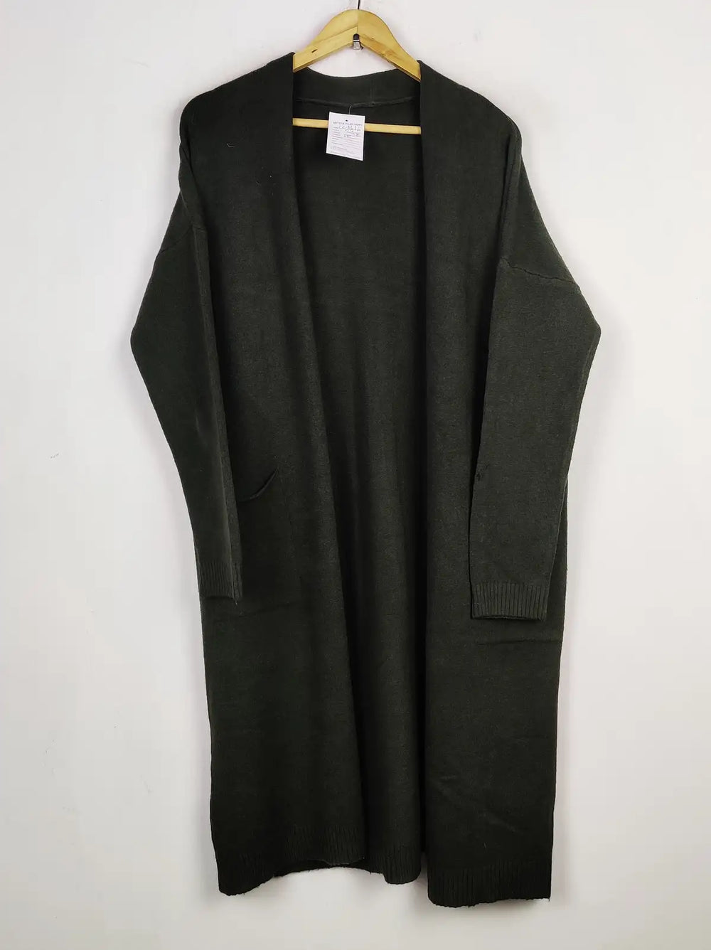 Buy online pre-used pre-loved 100% authentic & Original branded Unknown Brand (LC-6616) available in Pakistan. Top international brands avilable.