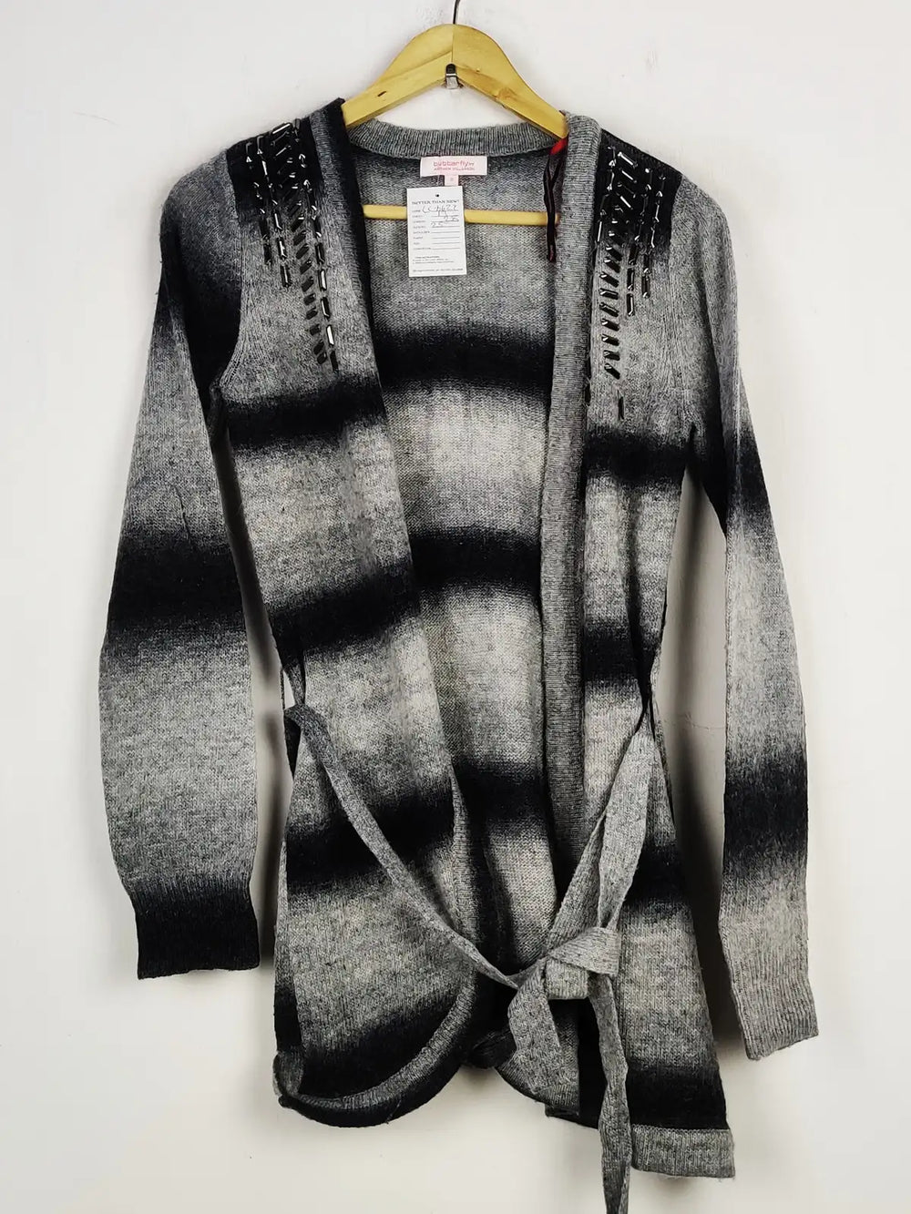 Buy online pre-used pre-loved 100% authentic & Original branded Matthew Williamson (LC-6627) available in Pakistan. Top international brands avilable.