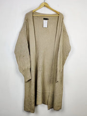 Buy online pre-used pre-loved 100% authentic & Original branded Prettylittlething (LC-6642) available in Pakistan. Top international brands avilable.