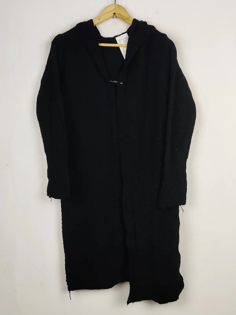 Buy online pre-used pre-loved 100% authentic & Original branded Unknown Brand (LC-6808) available in Pakistan. Top international brands avilable.