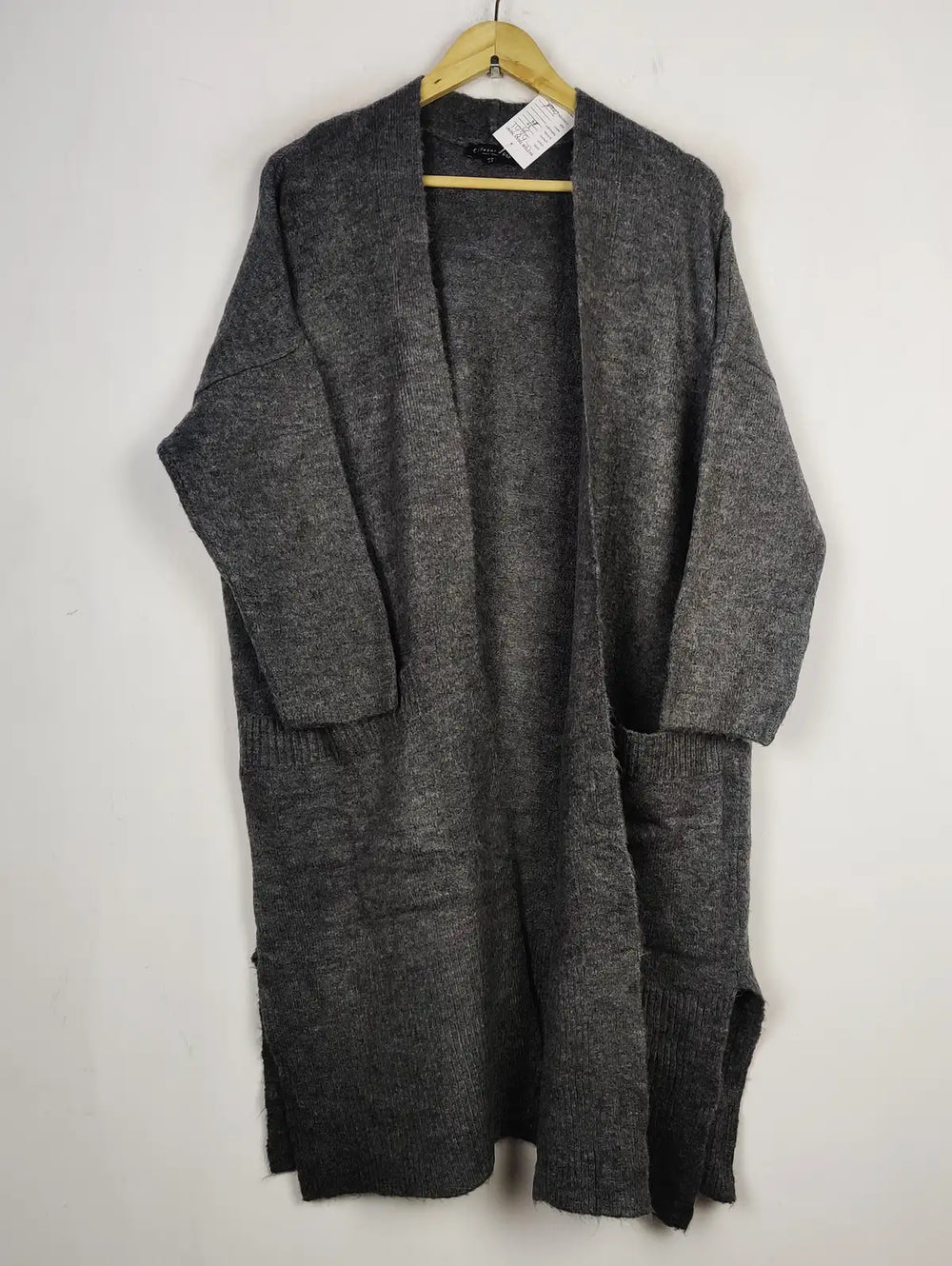 Buy online pre-used pre-loved 100% authentic & Original branded F&F (LC-6861) available in Pakistan. Top international brands avilable.