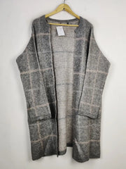 Buy online pre-used pre-loved 100% authentic & Original branded Unknown Brand (LC-6880) available in Pakistan. Top international brands avilable.
