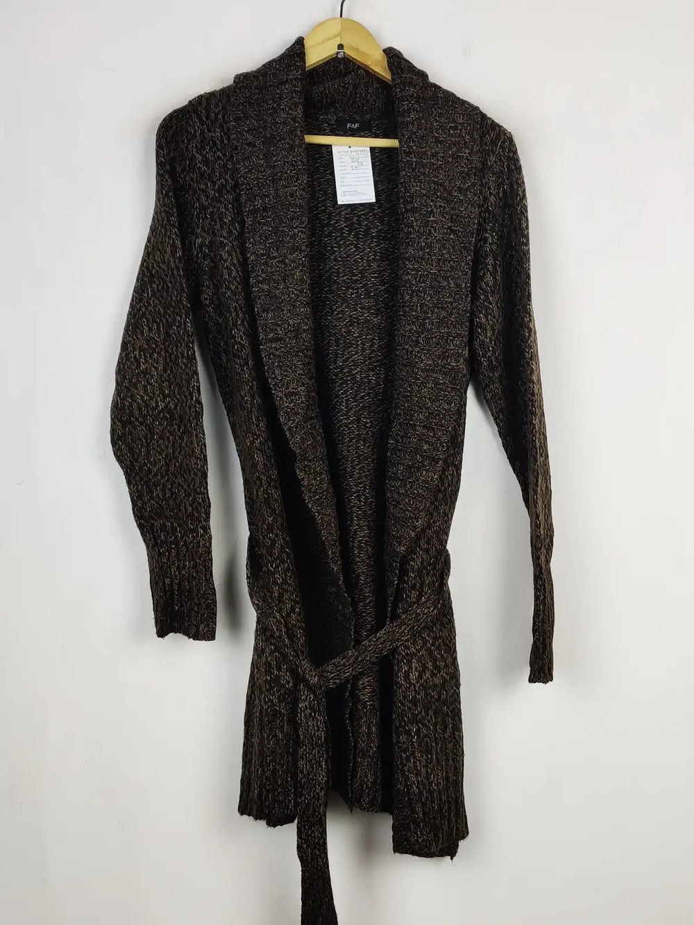 Buy online pre-used pre-loved 100% authentic & Original branded F&F (LC-6998) available in Pakistan. Top international brands avilable.