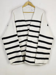 Buy online pre-used pre-loved 100% authentic & Original branded Unknown Brand (LC-7008) available in Pakistan. Top international brands avilable.