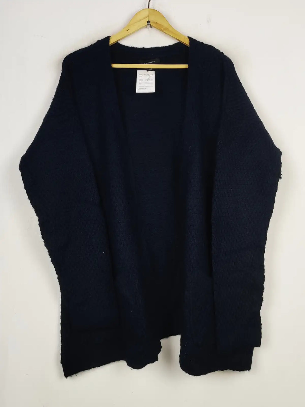 Buy online pre-used pre-loved 100% authentic & Original branded Atmosphere (LC-7021) available in Pakistan. Top international brands avilable.