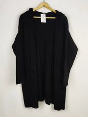 Buy online pre-used pre-loved 100% authentic & Original branded Tu (LC-7029) available in Pakistan. Top international brands avilable.