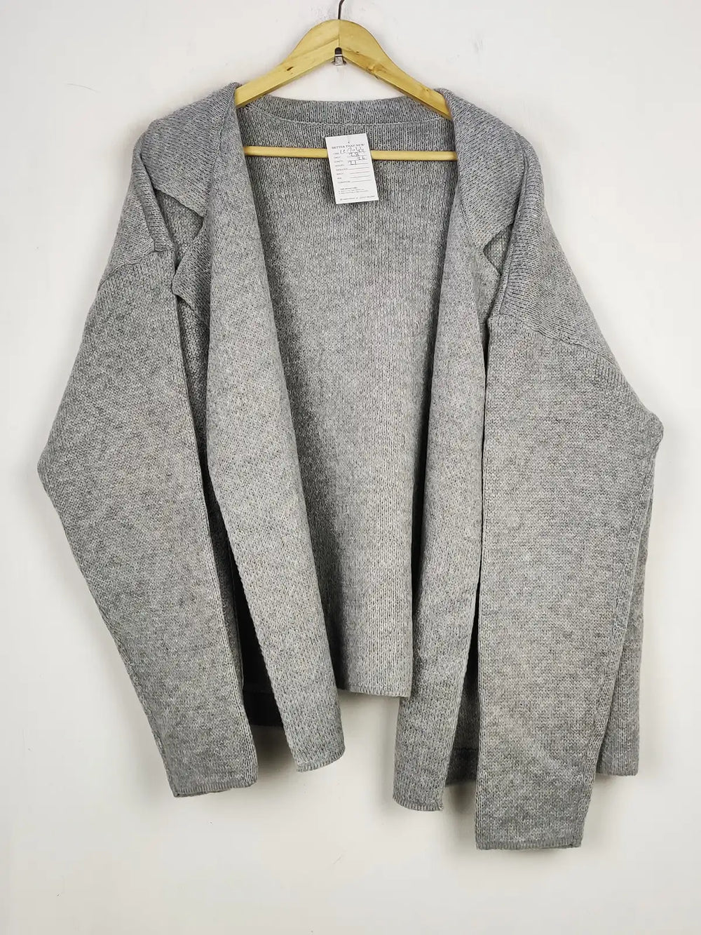 Buy online pre-used pre-loved 100% authentic & Original branded Unknown Brand (LC-7044) available in Pakistan. Top international brands avilable.