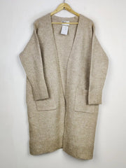 Buy online pre-used pre-loved 100% authentic & Original branded Primark (LC-7047) available in Pakistan. Top international brands avilable.