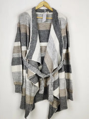 Buy online pre-used pre-loved 100% authentic & Original branded Jojo Maman Bebe (LC-7049) available in Pakistan. Top international brands avilable.