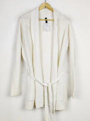 Buy online pre-used pre-loved 100% authentic & Original branded Jean Pascale (LC-7051) available in Pakistan. Top international brands avilable.