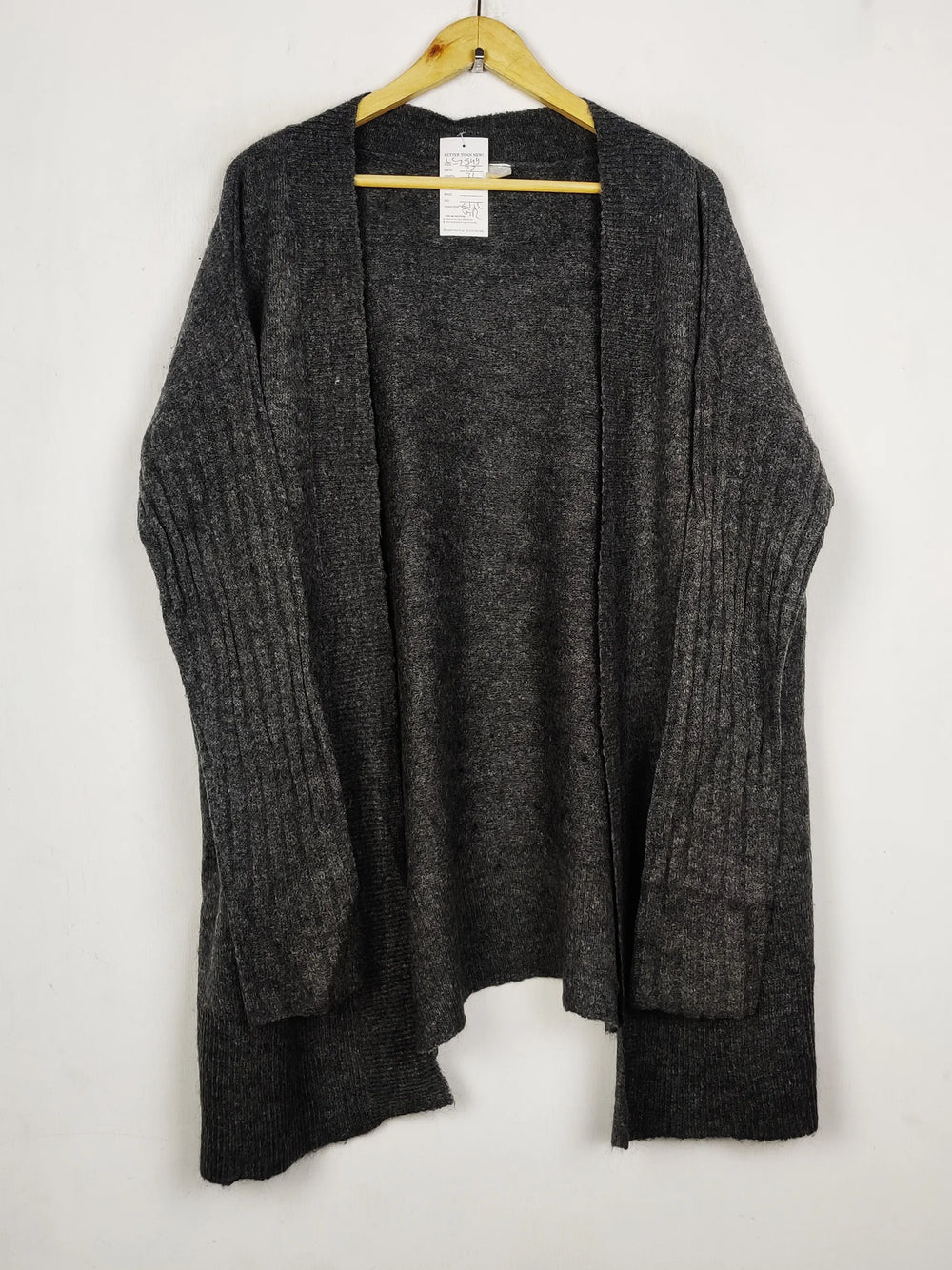 Buy online pre-used pre-loved 100% authentic & Original branded H&M (LC-7544) available in Pakistan. Top international brands avilable.
