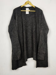 Buy online pre-used pre-loved 100% authentic & Original branded H&M (LC-7544) available in Pakistan. Top international brands avilable.