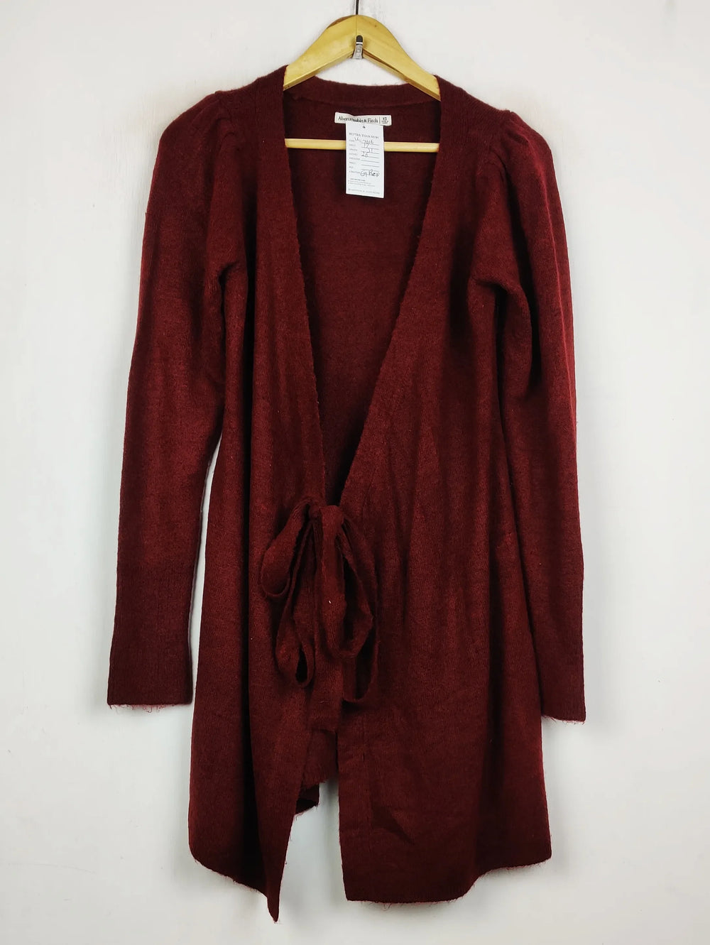 Buy online pre-used pre-loved 100% authentic & Original branded Abercrombie & Fitch (LC-7616) available in Pakistan. Top international brands avilable.