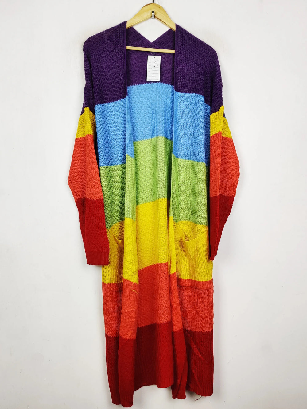 Buy online pre-used pre-loved 100% authentic & Original branded Unknown Brand (LC-7630) available in Pakistan. Top international brands avilable.