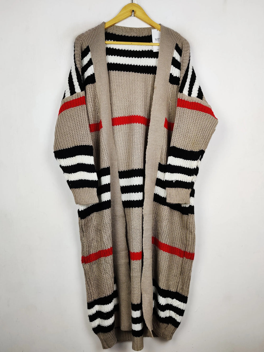 Buy online pre-used pre-loved 100% authentic & Original branded Unknown Brand (LC-7700) available in Pakistan. Top international brands avilable.