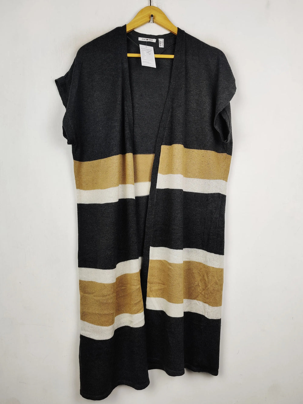 Buy online pre-used pre-loved 100% authentic & Original branded Punt Roma (LC-7703) available in Pakistan. Top international brands avilable.