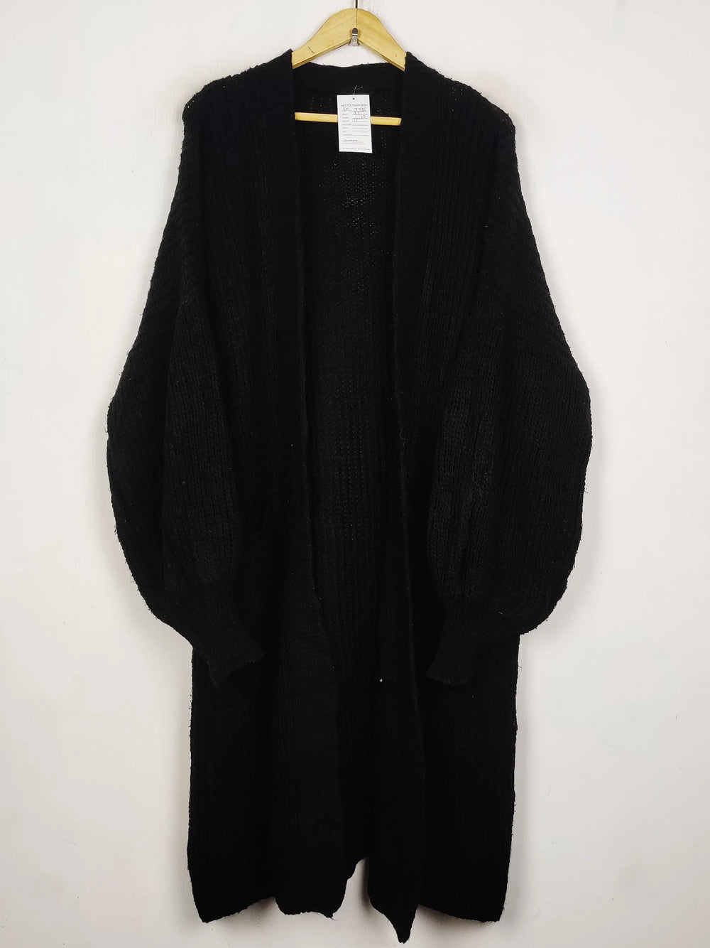 Buy online pre-used pre-loved 100% authentic & Original branded Unknown Brand (LC-7736) available in Pakistan. Top international brands avilable.