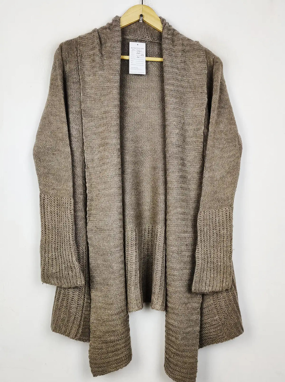 Buy online pre-used pre-loved 100% authentic & Original branded Unknown Brand (LC-7761) available in Pakistan. Top international brands avilable.